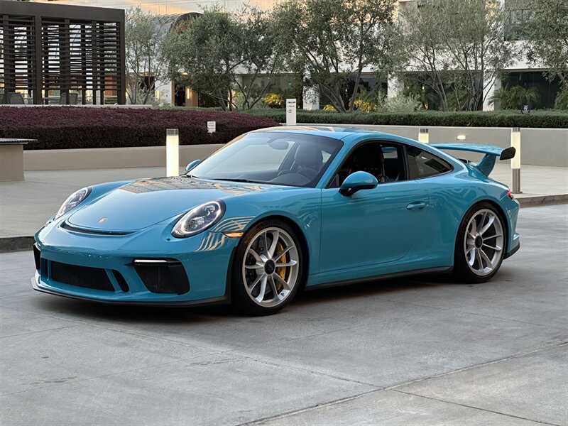 2018 Porsche 911 GT3  Carbon Ceramic Brakes Buckets Front Axle Lift