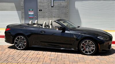 2022 BMW M4 Competition xDrive  Convertible - Photo 4 - Tarzana, CA 91356