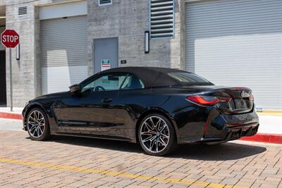 2022 BMW M4 Competition xDrive  Convertible - Photo 17 - Tarzana, CA 91356