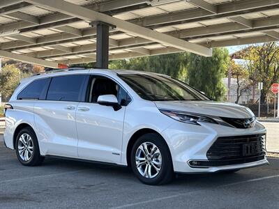 2021 Toyota Sienna Platinum 7-Passenger Hybrid AWD  Wind Chill Pearl on Noble Brown - Photo 17 - Tarzana, CA 91356