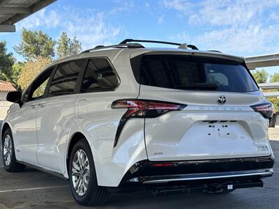 2021 Toyota Sienna Platinum 7-Passenger Hybrid AWD  Wind Chill Pearl on Noble Brown - Photo 10 - Tarzana, CA 91356