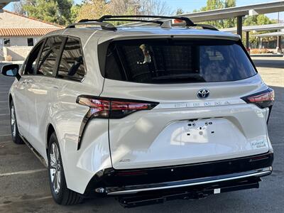 2021 Toyota Sienna Platinum 7-Passenger Hybrid AWD  Wind Chill Pearl on Noble Brown - Photo 12 - Tarzana, CA 91356