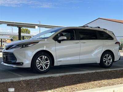 2021 Toyota Sienna Platinum 7-Passenger Hybrid AWD  Wind Chill Pearl on Noble Brown - Photo 7 - Tarzana, CA 91356