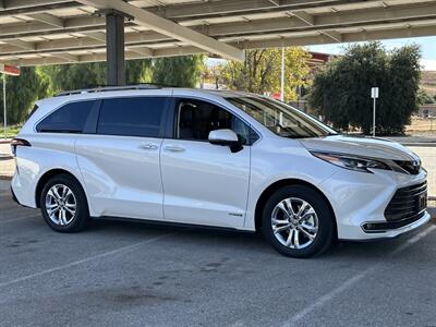 2021 Toyota Sienna Platinum 7-Passenger Hybrid AWD  Wind Chill Pearl on Noble Brown - Photo 16 - Tarzana, CA 91356