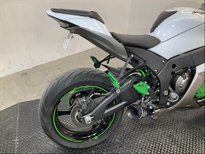 2017 Kawasaki ZX1000RHF NINJA ZX-10R   - Photo 9 - San Diego, CA 92121