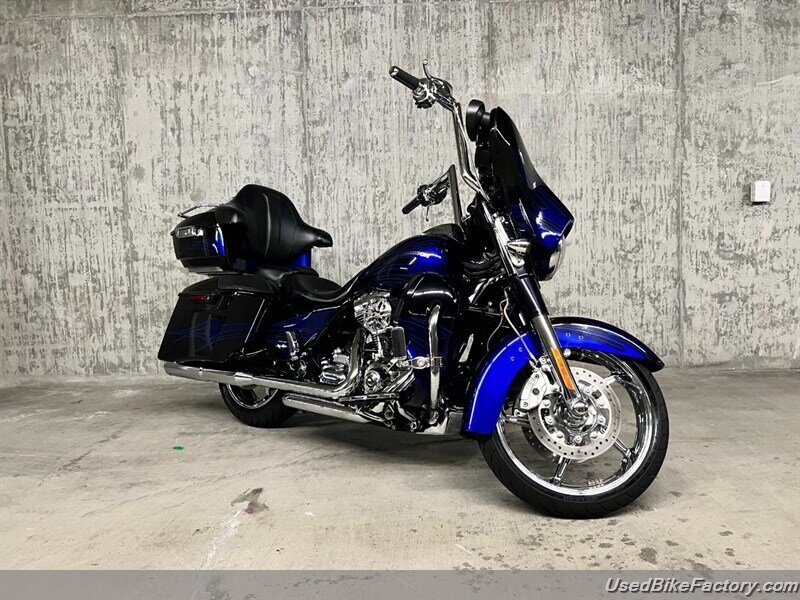 2016 Harley-Davidson Touring FLHXSE CVO STREET GLIDE  SPECIAL