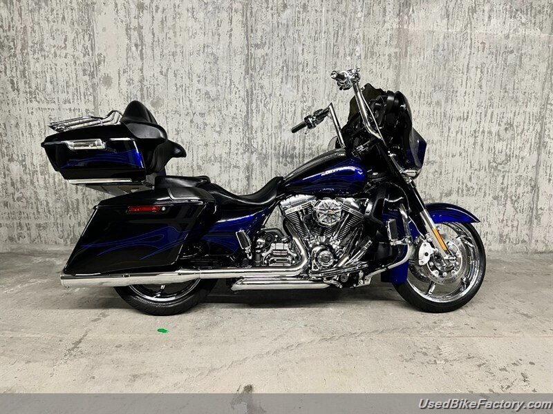 2016 Harley-Davidson Touring FLHXSE CVO STREET GLIDE  SPECIAL