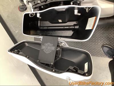 2020 Harley-Davidson FLHXS STREET GLIDE SPECIA   - Photo 15 - San Diego, CA 92121