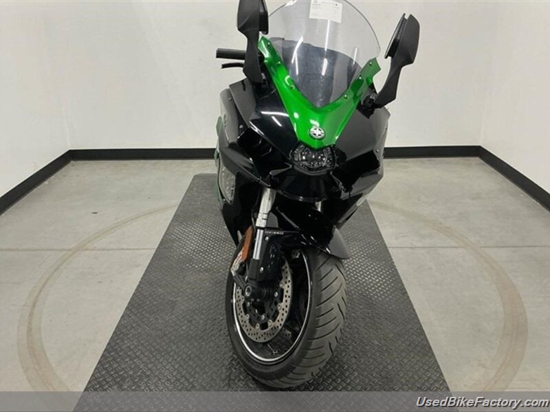 2022 Kawasaki Ninja H2 SX SE  