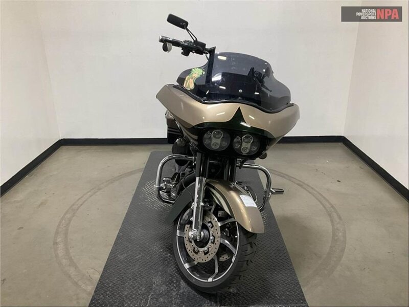 2013 Harley-Davidson FLTRXSE2 SCREAMIN EAGLE  