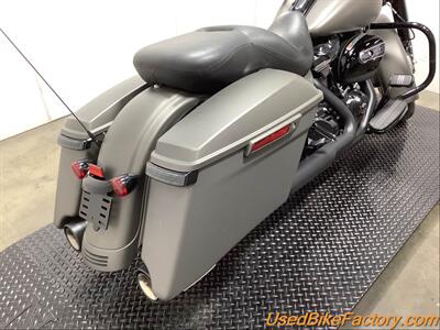 2019 Harley-Davidson FLHXS STREET GLIDE SPECIAL   - Photo 17 - San Diego, CA 92121