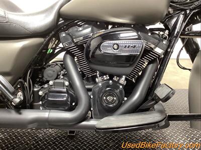 2019 Harley-Davidson FLHXS STREET GLIDE SPECIAL   - Photo 12 - San Diego, CA 92121