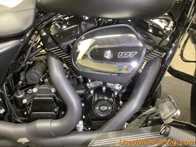 2017 Harley-Davidson FLTRXS ROAD GLIDE SPECIAL   - Photo 13 - San Diego, CA 92121