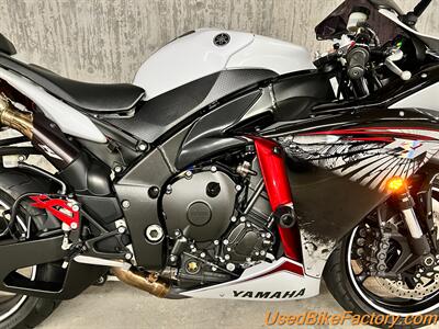 2012 Yamaha YZF-R1 RAVEN   - Photo 2 - San Diego, CA 92121