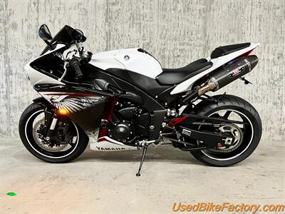 2012 Yamaha YZF-R1 RAVEN   - Photo 18 - San Diego, CA 92121