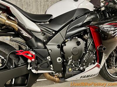 2012 Yamaha YZF-R1 RAVEN   - Photo 6 - San Diego, CA 92121