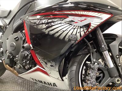 2012 Yamaha YZF-R1 RAVEN   - Photo 32 - San Diego, CA 92121