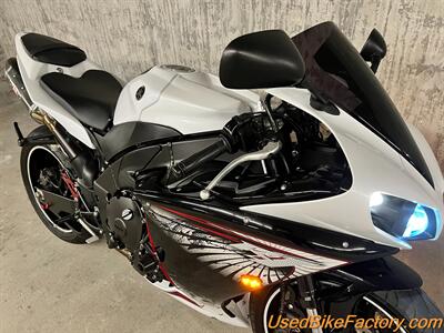 2012 Yamaha YZF-R1 RAVEN   - Photo 13 - San Diego, CA 92121