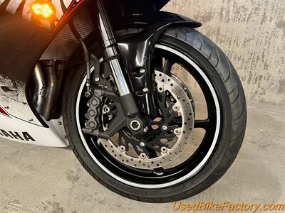 2012 Yamaha YZF-R1 RAVEN   - Photo 12 - San Diego, CA 92121