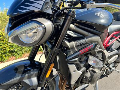 2022 Triumph STREET TRIPLE R&R LOW (BL   - Photo 30 - San Diego, CA 92121