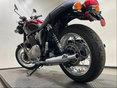 2022 Triumph BONNEVILLE T120 TWO-TONE   - Photo 11 - San Diego, CA 92121