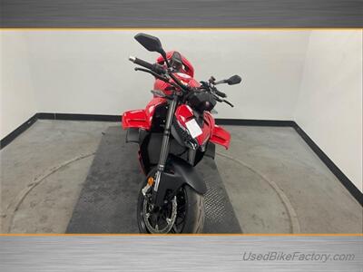 2025 Ducati Streetfighter V4   - Photo 2 - San Diego, CA 92121