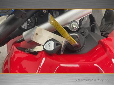 2025 Ducati Streetfighter V4   - Photo 11 - San Diego, CA 92121