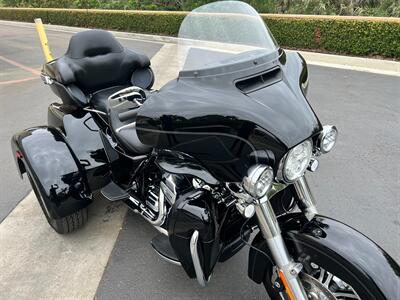 2019 Harley-Davidson FLHTCUTG TRI GLIDE ULTRA   - Photo 31 - San Diego, CA 92121