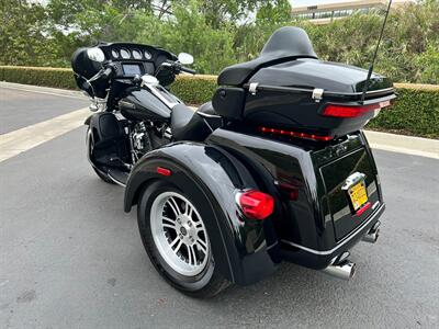 2019 Harley-Davidson FLHTCUTG TRI GLIDE ULTRA   - Photo 15 - San Diego, CA 92121