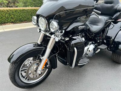 2019 Harley-Davidson FLHTCUTG TRI GLIDE ULTRA   - Photo 4 - San Diego, CA 92121