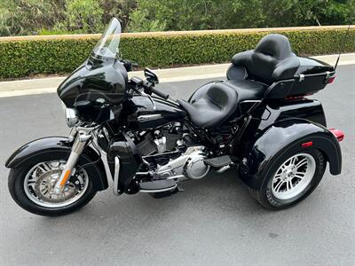 2019 Harley-Davidson FLHTCUTG TRI GLIDE ULTRA   - Photo 3 - San Diego, CA 92121