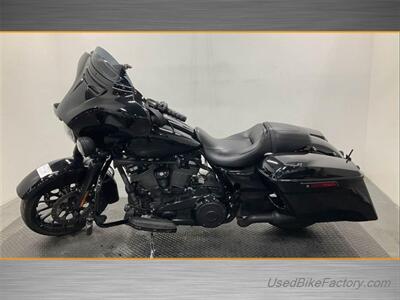 2018 Harley-Davidson FLHXS STREET GLIDE SPECIAL   - Photo 3 - San Diego, CA 92121