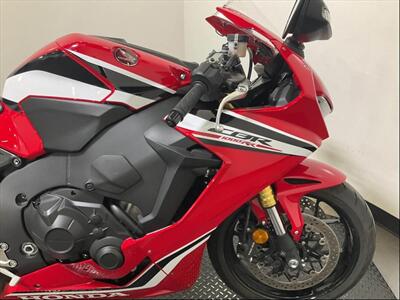 2021 Honda CBR1000RA (ABS)   - Photo 7 - San Diego, CA 92121