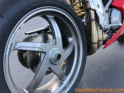 2001 Ducati Superbike 748 S   - Photo 19 - San Diego, CA 92121