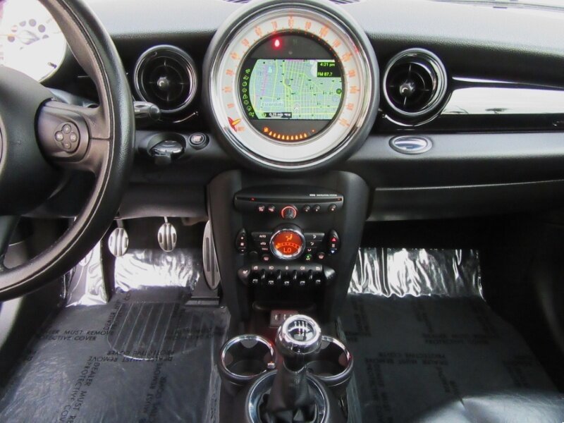 2013 MINI Cooper S  Turbo Premium Sport 6-Speed Manual - Photo 11 - Escondido, CA 92025