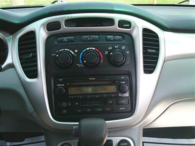 2005 Toyota Highlander   - Photo 10 - Negaunee, MI 49866