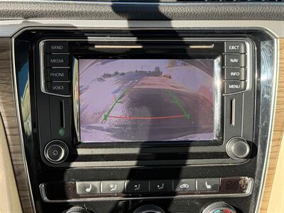 2016 Volkswagen Passat 1.8T SEL   - Photo 11 - Escanaba, MI 49829