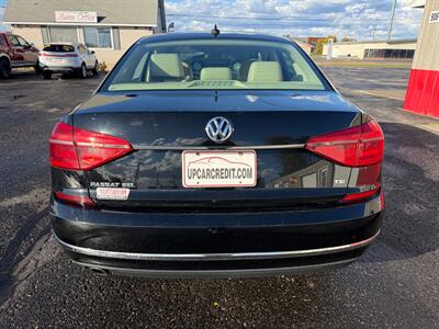 2016 Volkswagen Passat 1.8T SEL   - Photo 6 - Escanaba, MI 49829