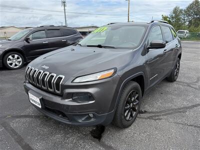 2017 Jeep Cherokee Latitude 4x4   - Photo 3 - Escanaba, MI 49829
