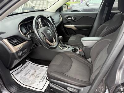2017 Jeep Cherokee Latitude 4x4   - Photo 10 - Escanaba, MI 49829