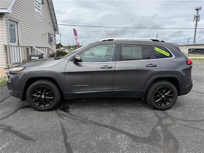 2017 Jeep Cherokee Latitude 4x4   - Photo 4 - Escanaba, MI 49829