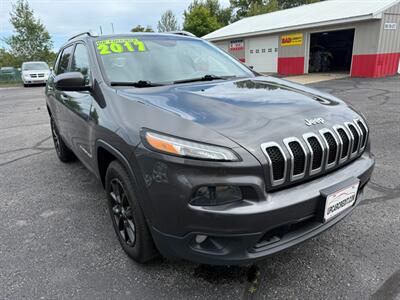 2017 Jeep Cherokee Latitude 4x4   - Photo 1 - Escanaba, MI 49829