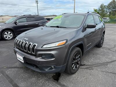 2017 Jeep Cherokee Latitude 4x4   - Photo 3 - Escanaba, MI 49829