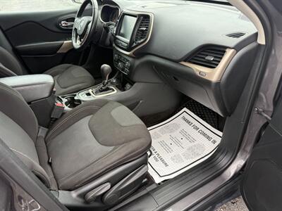 2017 Jeep Cherokee Latitude 4x4   - Photo 24 - Escanaba, MI 49829