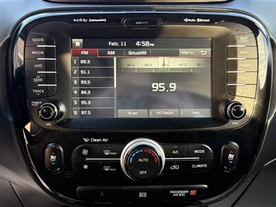 2016 Kia Soul ! FWD   - Photo 15 - Escanaba, MI 49829