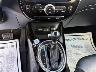 2016 Kia Soul ! FWD   - Photo 16 - Escanaba, MI 49829