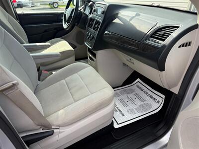 2011 Dodge Grand Caravan Mainstreet   - Photo 18 - Escanaba, MI 49829