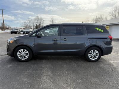 2016 Kia Sedona LX - Photo 4 - Escanaba, MI 49829