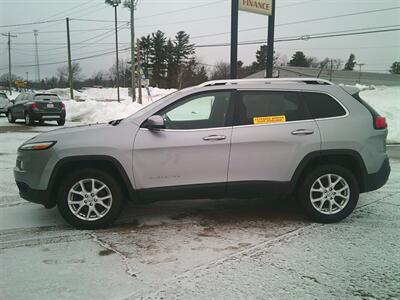 2014 Jeep Cherokee Latitude  NEW TIRES - Photo 4 - Negaunee, MI 49866