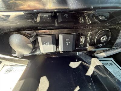 2011 Ford Escape Limited   - Photo 13 - Negaunee, MI 49866